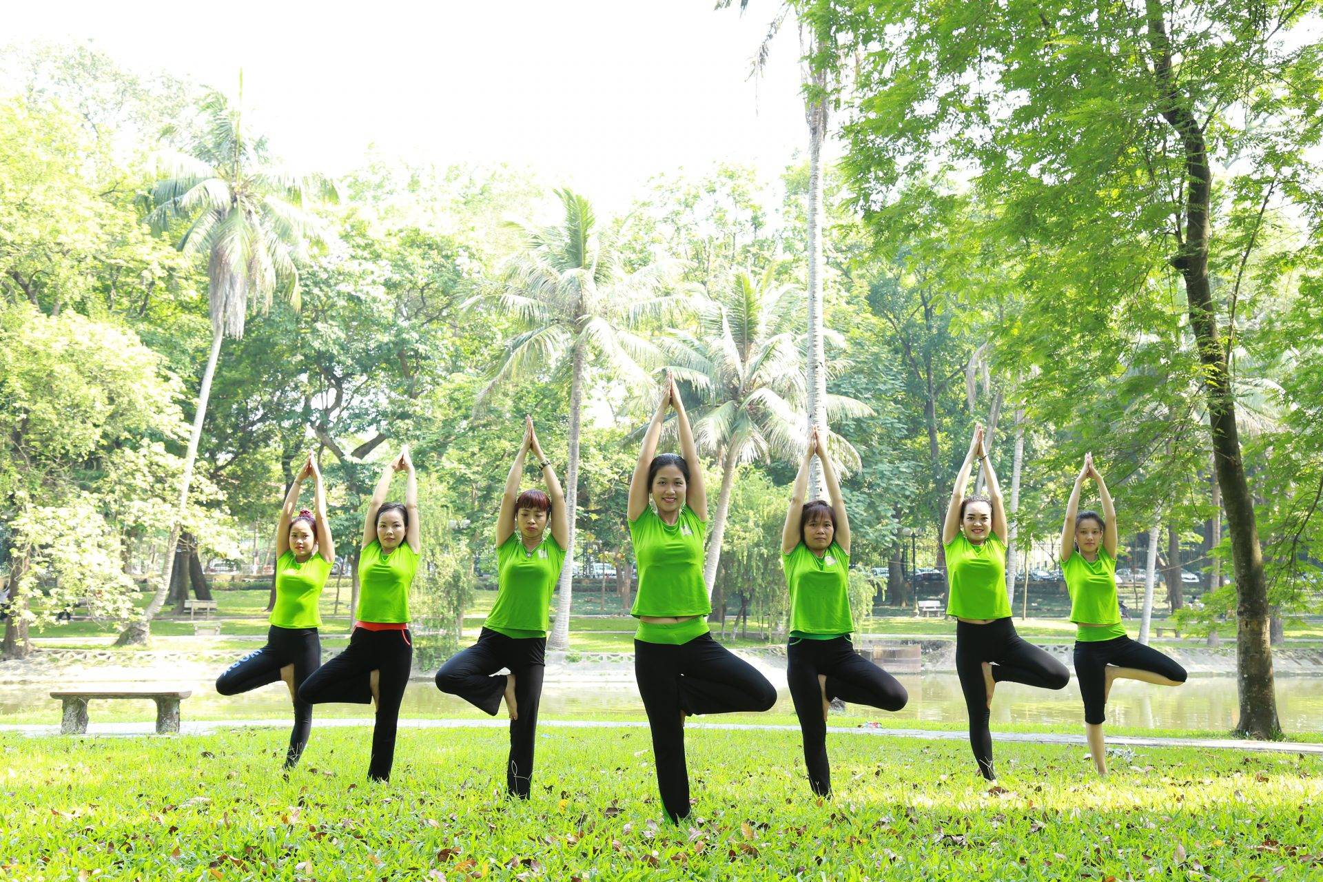 Các khóa học Yoga tại Học viện Yoga Việt Nam không chỉ có trong nhà mà còn đi dã ngoại ngoài trời