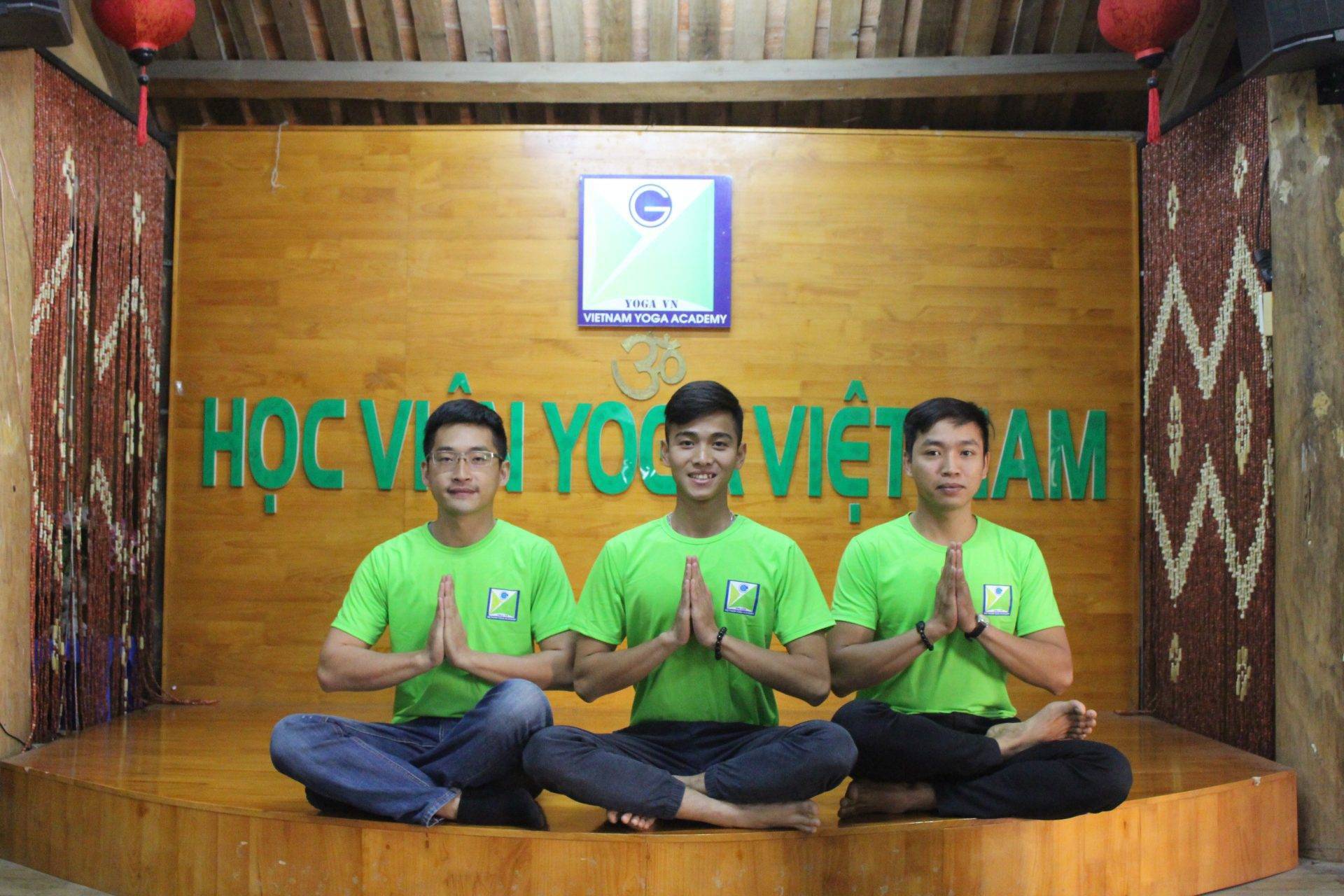 TÌm kiếm một nơi học giáo viên Yoga ở Hoàng Mai