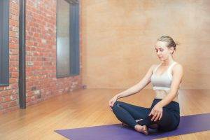Gnetle yoga mang lại lợi ích với bài tập nhẹ nhàng