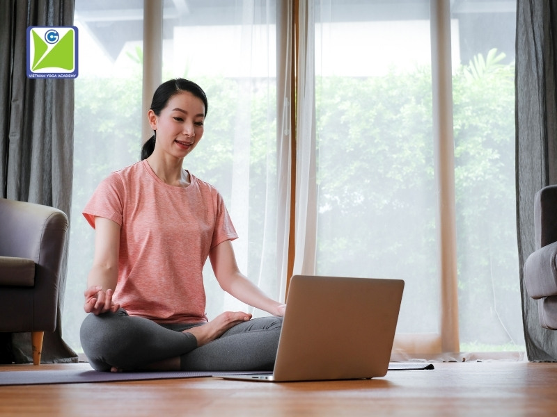 Chi-phi-hoc-huan-luyen-vien-yoga-la-bao-nhieu