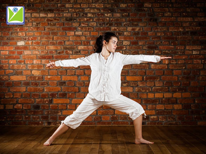 Bai-tap-yoga-chua-benh-phu-khoa-voi-tu-the-chien-binh