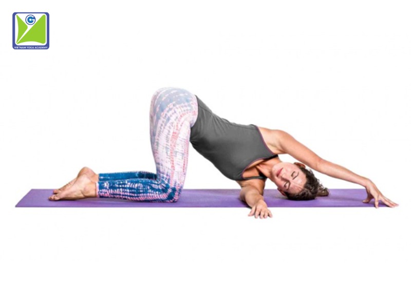 tu-the-soi-chi-xau-kim-trong-yoga-chua-dau-lung